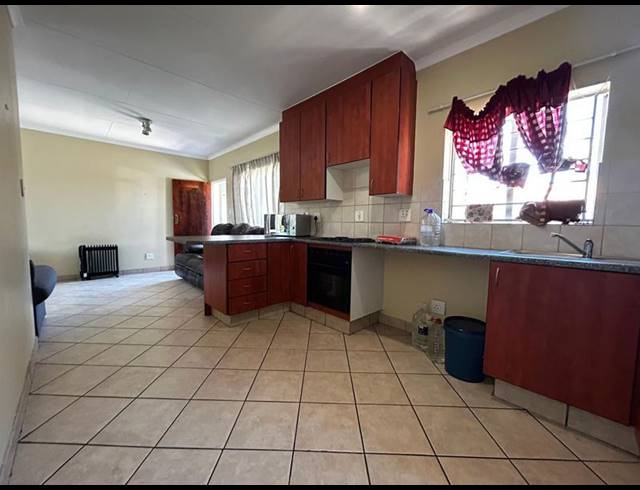 2 BEDROOM APARTMENT FOR SALE IN VORNA VALLEY